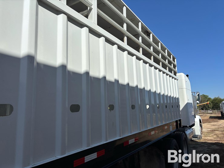 2013-neville-trailer-image-18