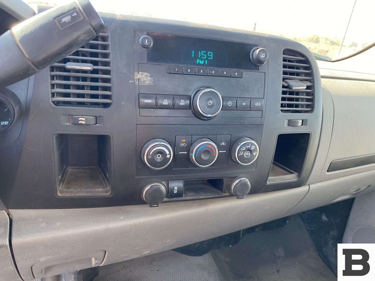 2012-chevrolet-silverado-1500-image-30