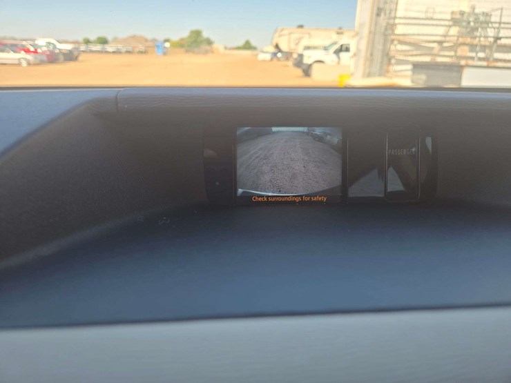 2012-toyota-sienna-le-image-15