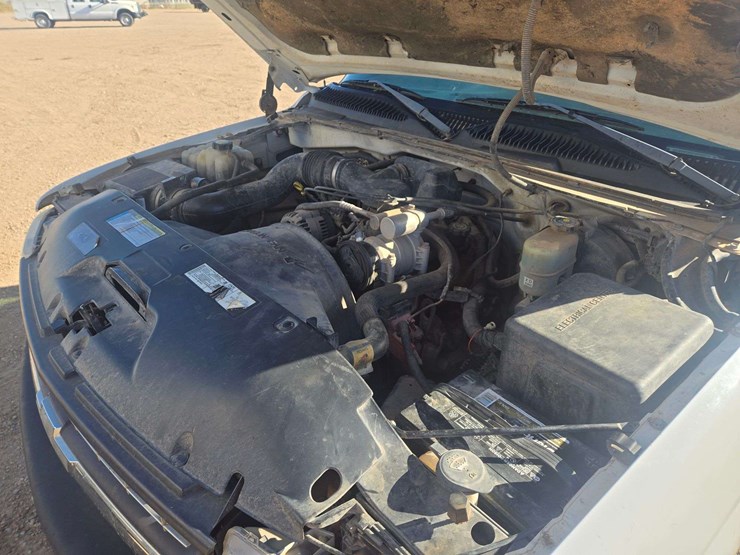 2001-chevrolet-silverado-1500-image-19