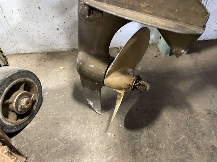 #8522-•-clinton-engine-outboard-motor-(cw)-image-6