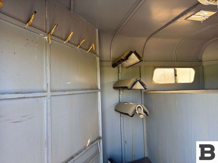 1991-american-trailers-&-saddle-gooseneck-horse-trailer-image-31