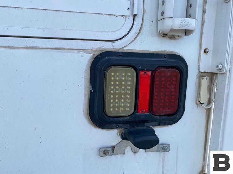 2013-natcoa-adventurer-alp-truck-camper-image-15