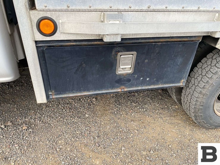 2004-chevrolet-silverado-3500-image-16