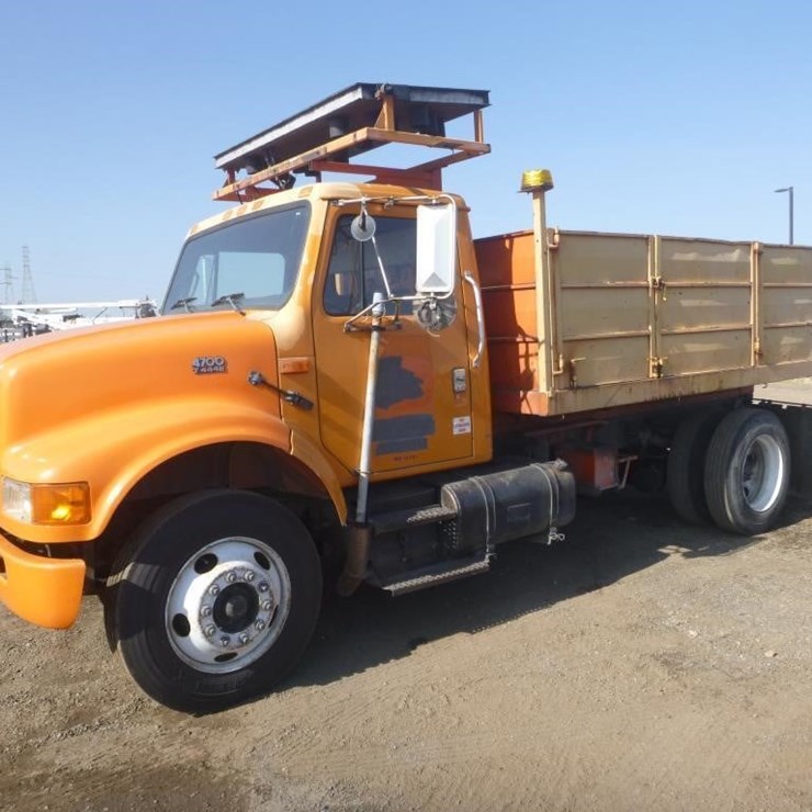 1995 INTERNATIONAL 4700