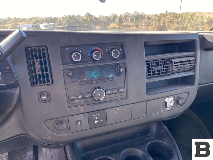 2012-chevrolet-express-2500-image-30