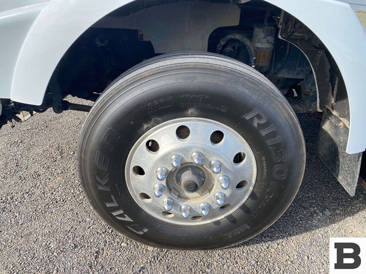 2013-kenworth-t800-image-12