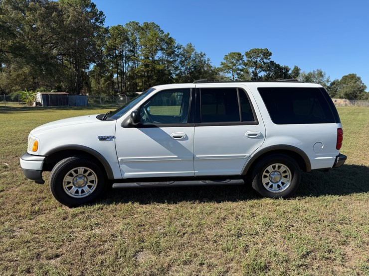 2002-ford-expedition-image-2