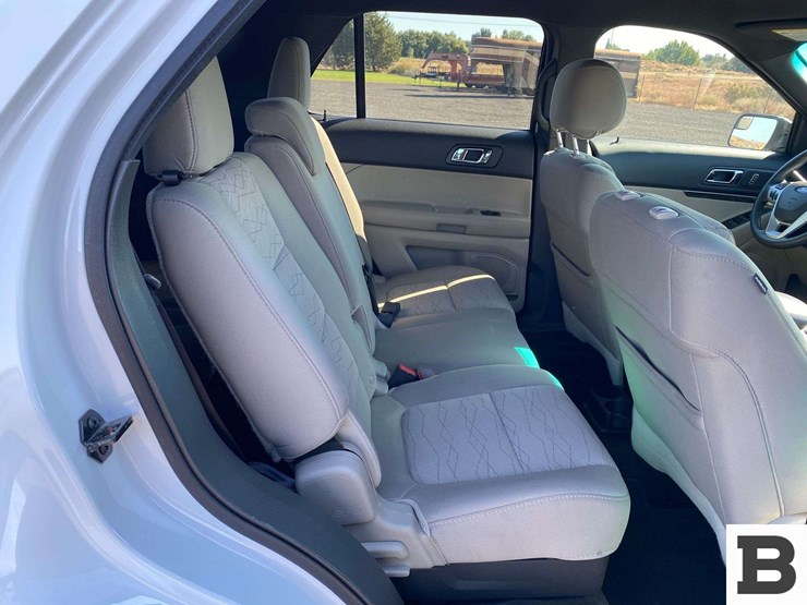 2013-ford-explorer-image-19