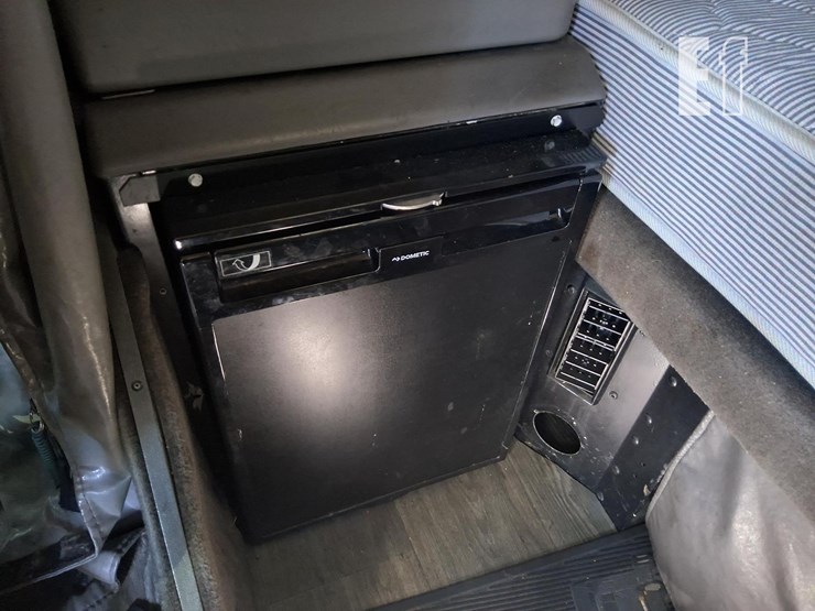 2005-kenworth-w900-image-25