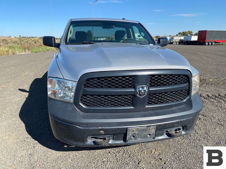 2013-ram-1500-pickup-image-8