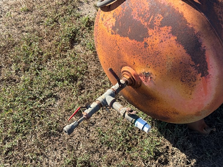 #31-•-#250-•-air-tank-with-compressor-motor-image-7