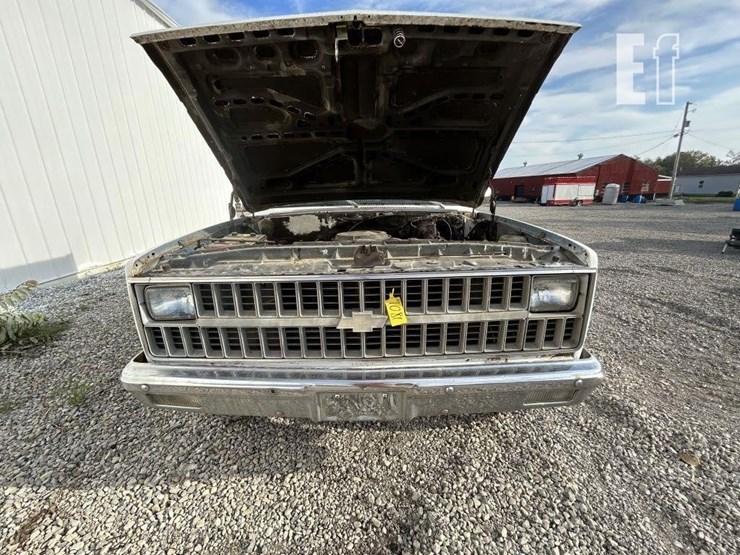 1982-chevrolet-custom-deluxe-30-image-2