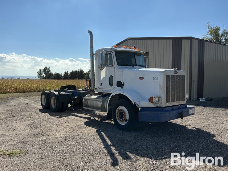 2001-peterbilt-378-image-3