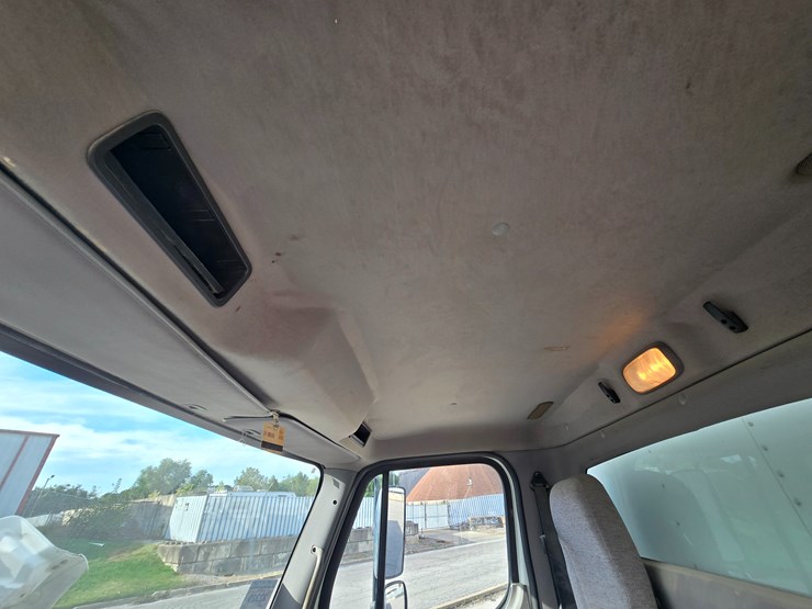 #22329-•-2014-freightliner-m2-106-box-truck-image-71