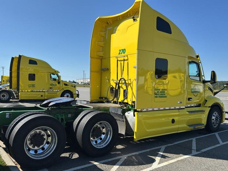 2023-peterbilt-579-image-5