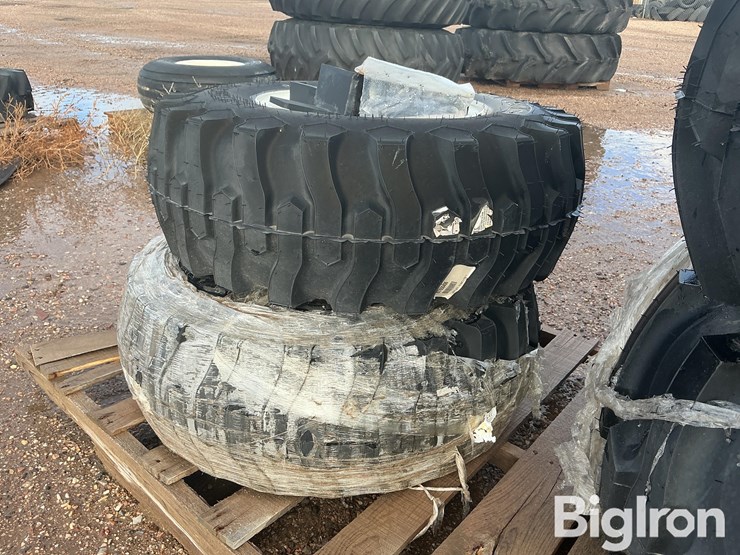 titan-contractor-fwd-12-16.5nhs-tractor-tires-w/brackets-image-4