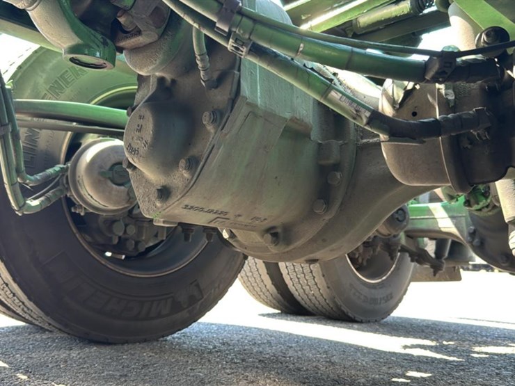 2023-peterbilt-579-image-46