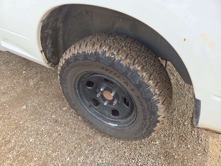 2013-ram-1500-slt-image-5