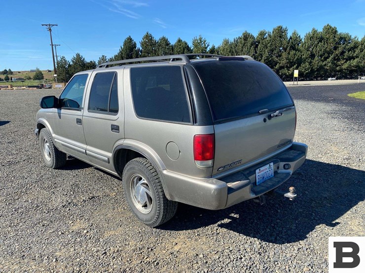 2001-chevrolet-blazer-image-3