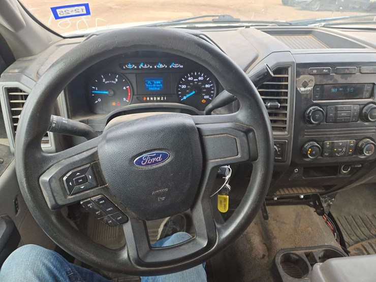 2018-ford-f350-image-16