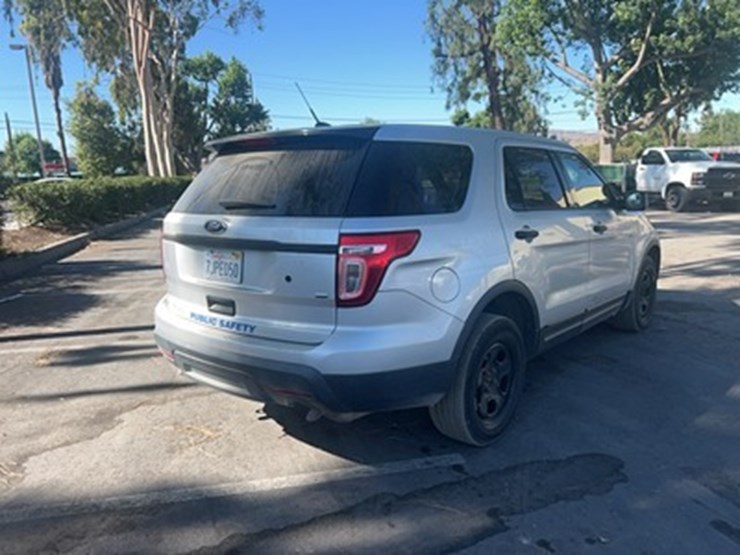 2015-ford-explorer-image-4