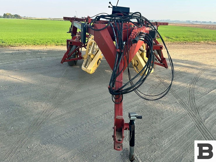 new-holland-216-image-8