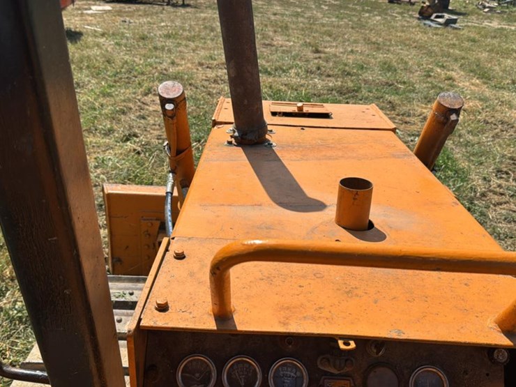 1979-case-450b--image-37