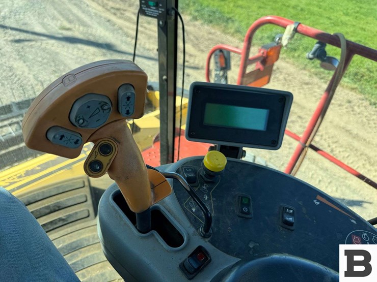 new-holland-h8040-image-54