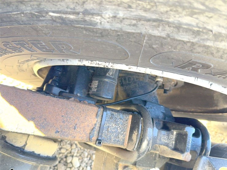 2017-peterbilt-579-image-37