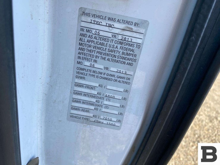 2013-chevrolet-silverado-3500-image-37