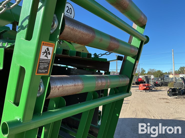 2021-john-deere-l341-image-17