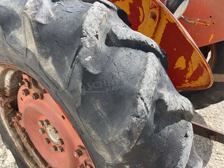 massey-ferguson-135-image-19