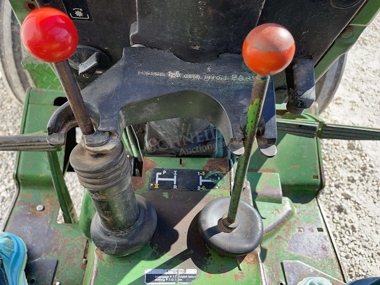 john-deere-2240-image-35