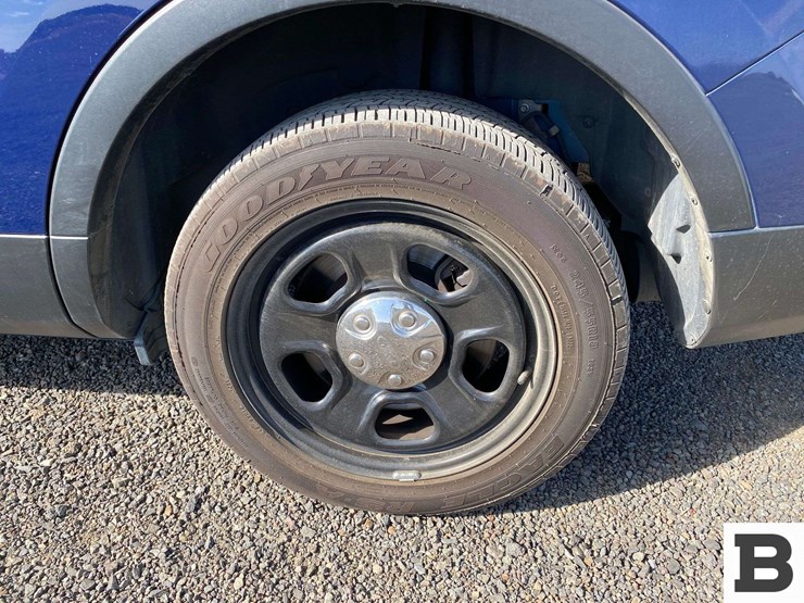 2017-ford-explorer-image-12