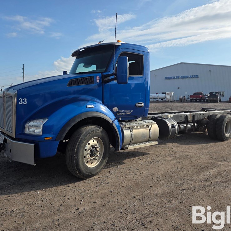 2019 KENWORTH T880