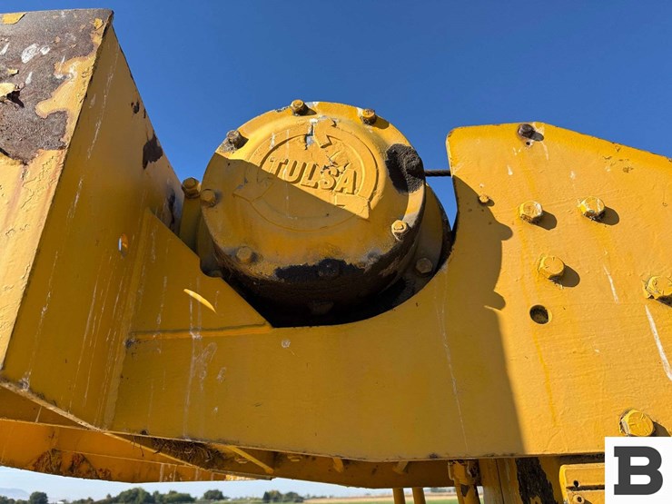 1969-mack-boom-truck-image-37