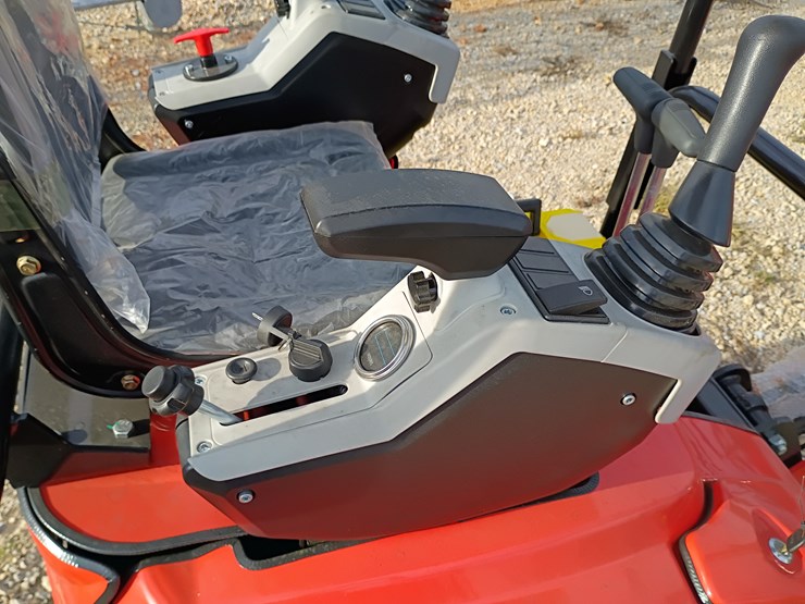 #l57-005-•-2025-tpm-16-mini-excavator-(gasoline)-image-13