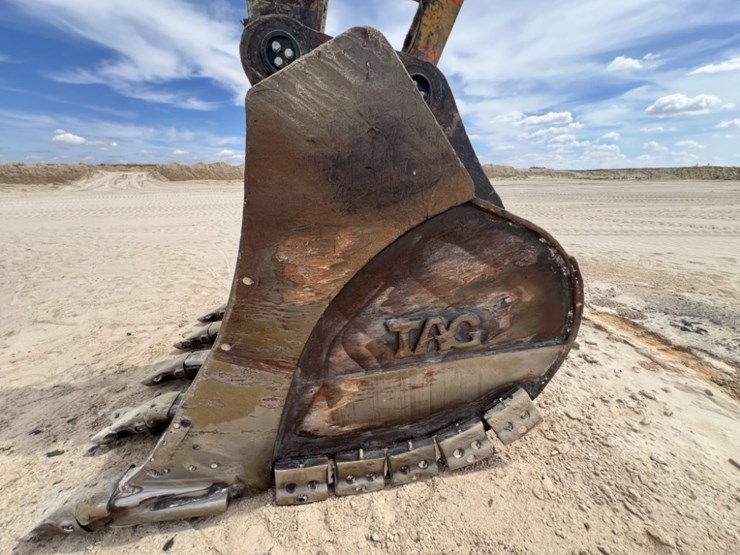 2018-deere-670g-lc-image-17