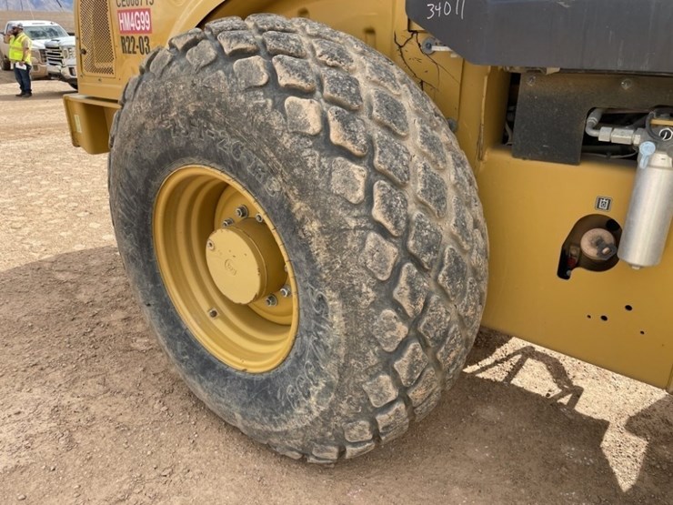 2018-caterpillar-cp56b-image-12