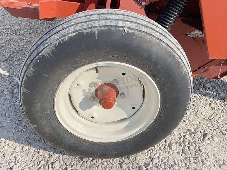 hesston-530-image-13