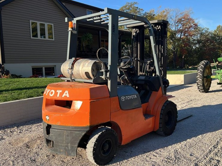 2005-toyota-7fgu25-image-9