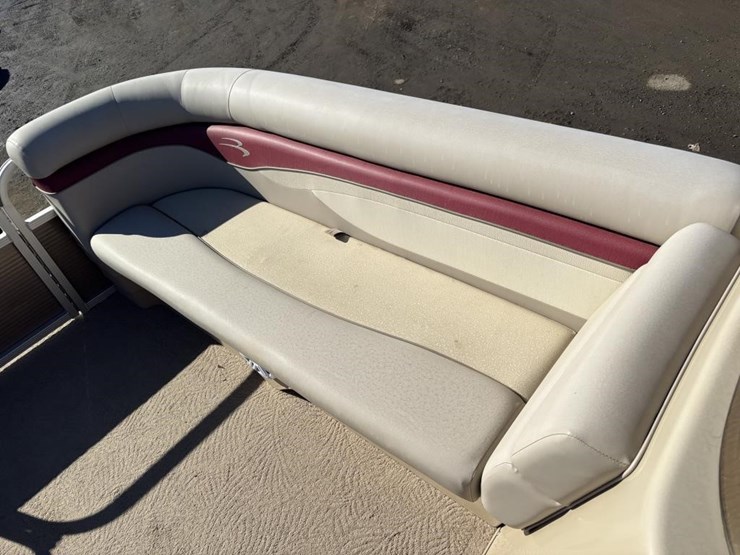 2011-unknown-trailer-image-19