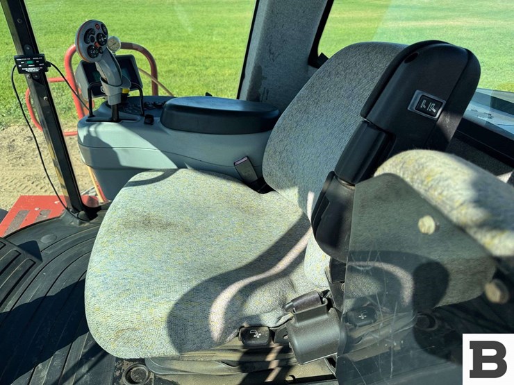 2013-new-holland-h8080-image-59