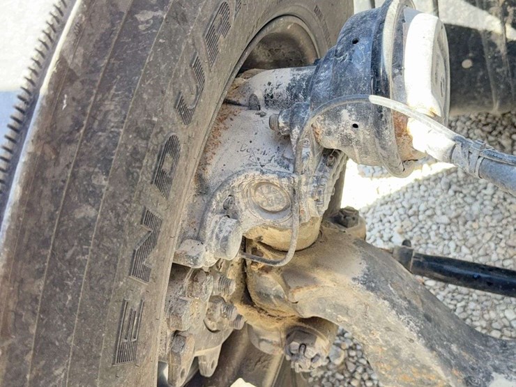 2017-peterbilt-579-image-48