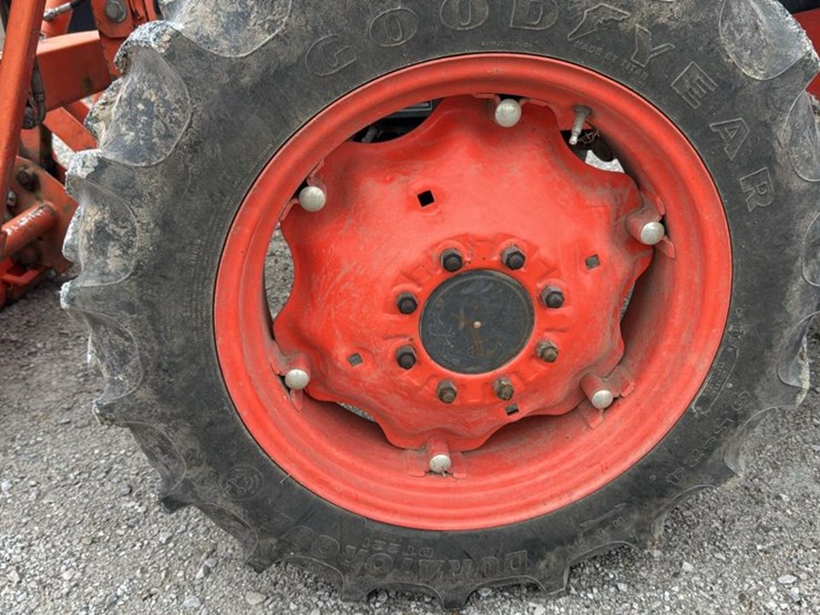 #2402-•-2012-kubota-tractor-image-30