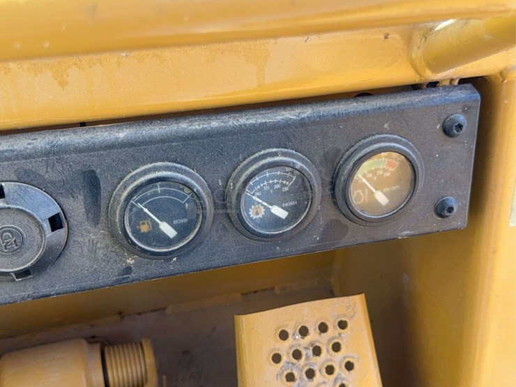 caterpillar-953b-image-48