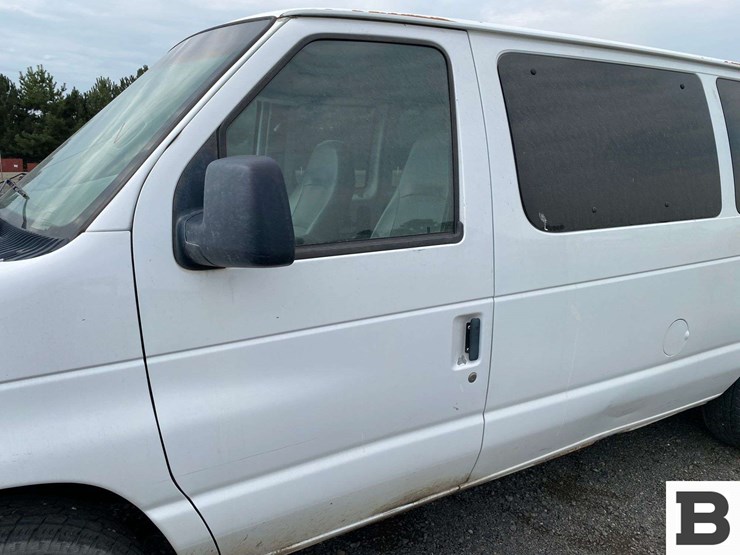 2004-ford-e150-image-9