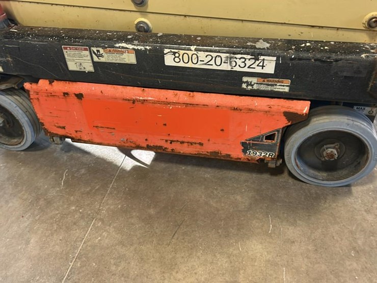 2018-jlg-1932r-image-23