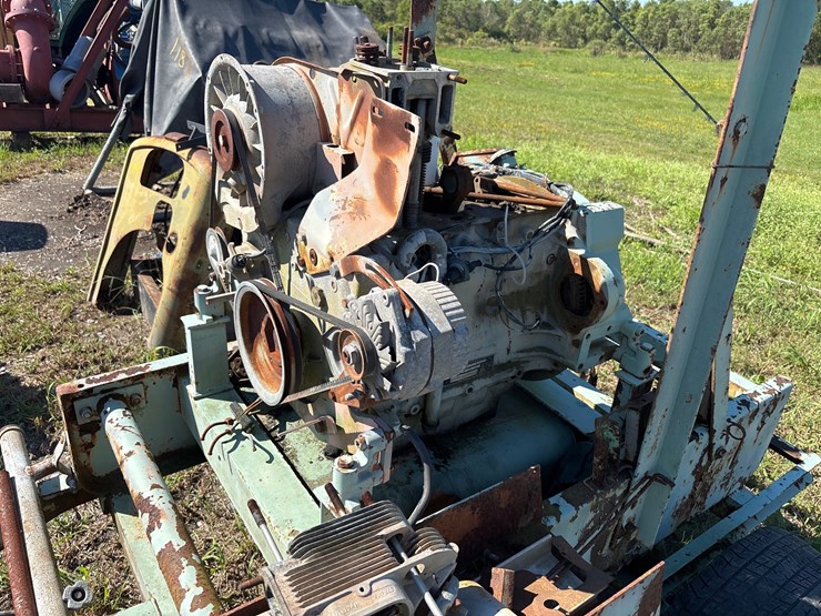 #124-•-trailer-mounted-diesel-engine-for-parts-and-repairs-image-5
